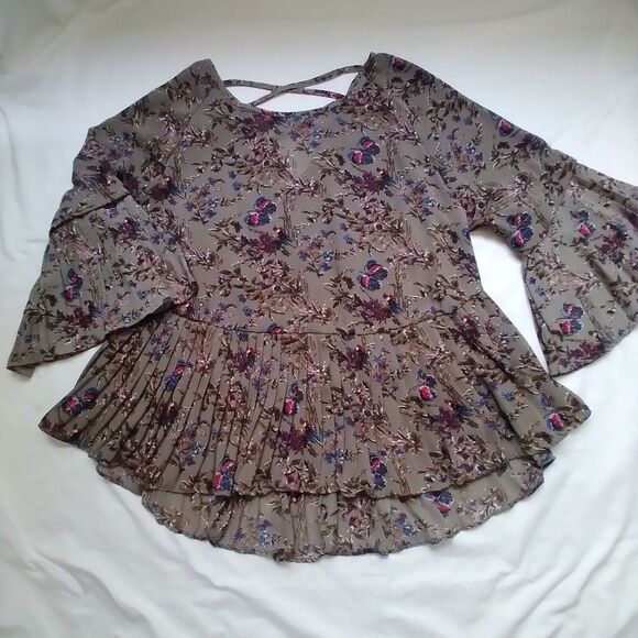 entro Tops - Entro size S khaki green floral pattern peasant top pleated peplum